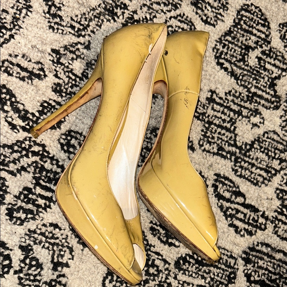 Elegant Dior Yellow Peep-Toe Heels - Picture 1 of 4